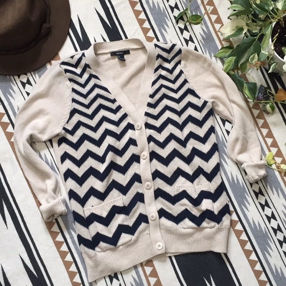🌲 Comfy chevron cardigan - Picture 2 of 8